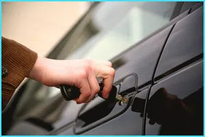 Arlington Affordable Locksmith Arlington, TX 972-810-6760 - car-door-unlocking